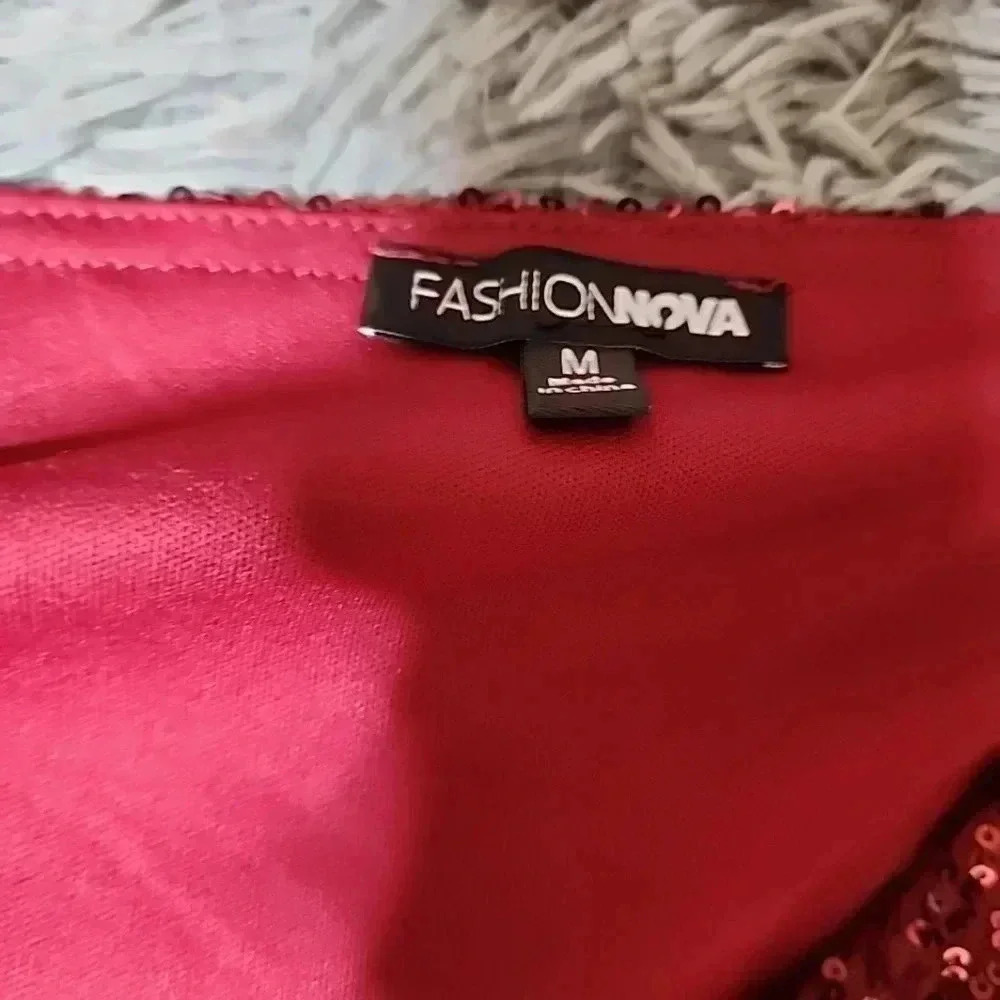 Fashion Nova Sequin Pant set. Size Medium - Picture 7 of 8